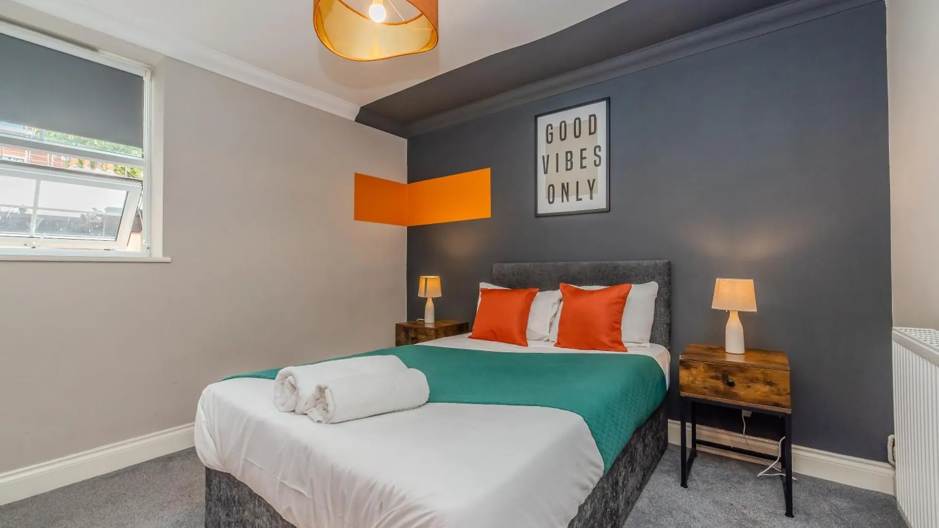 Super Central 1 Bedroom Flat With Balcony Next To Brighton Beach 영국